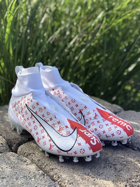 louis vuitton football gloves